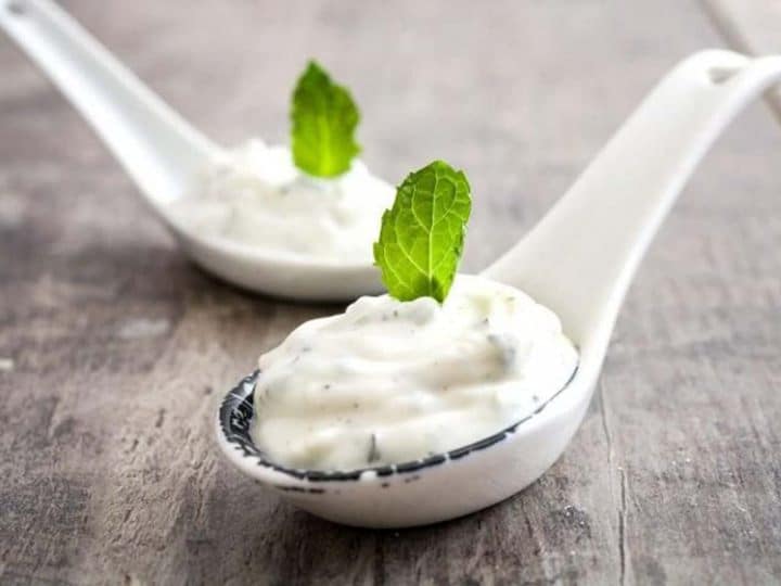 What are the precautions when making yogurt with the yogurt starter?